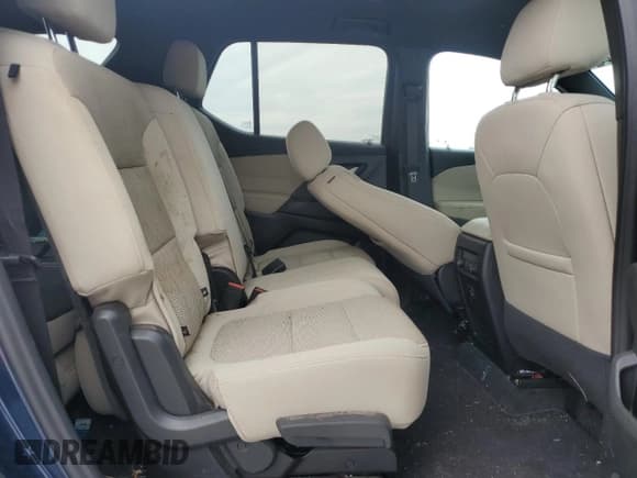 ✅ 2022 Chevrolet Traverse LS • VIN: 1GNERFKW5NJ136360 • Lot: 70977694. Wystawiony na Copart z przebiegiem 50 995 mil. Bezpłatny archiwum sprzedaży aukcyjnych z USA i szczegółowy raport historii pojazdu na DreamBid. Zdjęcie 11.