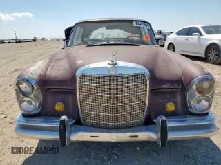 ✅ 1965 Mercedes-Benz 220 • VIN: 071149 • Lot: 84445445. Listed on Copart with 8,875 mi. Free auction sales archive from the USA and detailed vehicle history report at DreamBid. Image 5.