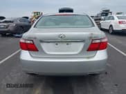 ✅ 2008 Lexus LS 460 • VIN: JTHBL46F685062695 • Lot: 43333953. Wystawiony na IAAI z przebiegiem 194 227 mil. Bezpłatny archiwum sprzedaży aukcyjnych z USA i szczegółowy raport historii pojazdu na DreamBid. Zdjęcie 16.