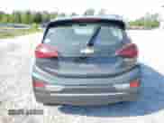 2017 Chevrolet Bolt EV Premier z VIN 1G1FX6S00H4176548, wystawiony jako Copart lot #65032243 z przebiegiem 62 786 mil mil oraz . Historia ofert i sprzedaży dostępna na DreamBid. Obrazek 6.