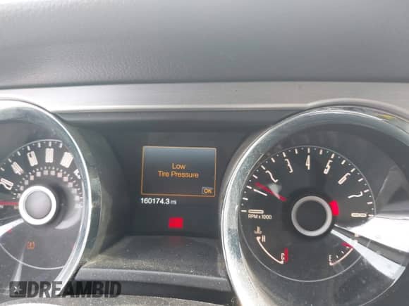 2014 Ford Mustang V6 с VIN 1ZVBP8EM6E5320297, выставлен на аукционе IAAI как лот 43146690 с пробегом 160 174 миль миль и . История ставок и продаж доступна на DreamBid. Изображение 7.