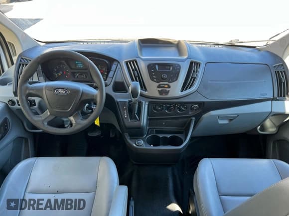 ✅ 2017 Ford Transit • VIN: 1FTYE1ZM3HKA13258 • Lot: 85299445. Wystawiony na Copart z przebiegiem 213 530 mil. Bezpłatny archiwum sprzedaży aukcyjnych z USA i szczegółowy raport historii pojazdu na DreamBid. Zdjęcie 9.