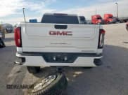 ✅ 2022 GMC Sierra 2500HD Denali • VIN: 1GT49REY2NF363706 • Lot: 80905095. Wystawiony na Copart z przebiegiem 132 879 mil. Bezpłatny archiwum sprzedaży aukcyjnych z USA i szczegółowy raport historii pojazdu na DreamBid. Zdjęcie 6.