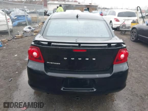 ✅ 2011 Dodge Avenger Heat • VIN: 1B3BD1FG4BN622678 • Lot: 43740185. Listed on IAAI with 119,721 mi. Free auction sales archive from the USA and detailed vehicle history report at DreamBid. Image 17.
