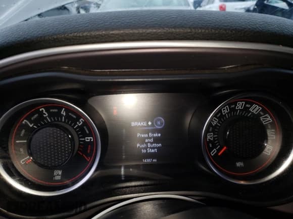 ✅ 2021 Dodge Challenger SXT • VIN: 2C3CDZGG0MH564892 • Lot: 72882962. Wystawiony na Copart z przebiegiem 14 387 mil. Bezpłatny archiwum sprzedaży aukcyjnych z USA i szczegółowy raport historii pojazdu na DreamBid. Zdjęcie 9.