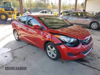 2013 Hyundai Elantra GLS z VIN KMHDH4AE3DU764334, wystawiony jako IAAI lot #43486633 z przebiegiem 80 974 mil mil oraz . Historia ofert i sprzedaży dostępna na DreamBid. Obrazek 1.