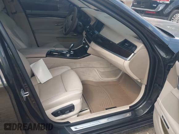 ✅ 2014 BMW 5 Series 528i xDrive • VIN: WBA5A7C56ED613837 • Лот: 43106483. Опубликован ранее на IAAI с пробегом 161 185 миль. Бесплатный доступ к архиву аукционных продаж из США и подробный отчёт об истории автомобиля на DreamBid. Изображение 5.