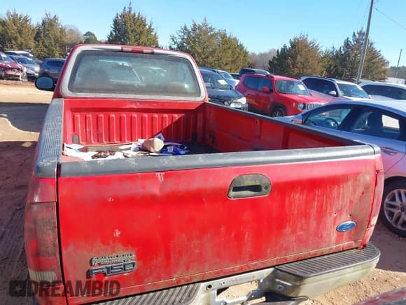 ✅ 1997 Ford F-150 • VIN: 1FTDF18W6VND20156 • Lot: 41295852. Wystawiony na IAAI z przebiegiem 193 871 mil. Bezpłatny archiwum sprzedaży aukcyjnych z USA i szczegółowy raport historii pojazdu na DreamBid. Zdjęcie 16.