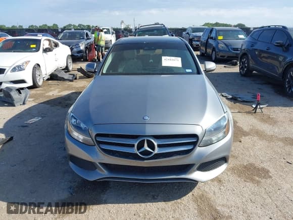 ✅ 2016 Mercedes-Benz C 300 • VIN: 55SWF4JBXGU144956 • Lot: 42442671. Wystawiony na IAAI z przebiegiem 96 141 mil. Bezpłatny archiwum sprzedaży aukcyjnych z USA i szczegółowy raport historii pojazdu na DreamBid. Zdjęcie 12.