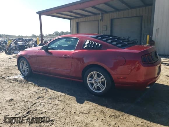 ✅ 2014 Ford Mustang V6 • VIN: 1ZVBP8AM4E5249333 • Лот: 85164365. Опубликован ранее на Copart с пробегом 115 370 миль. Бесплатный доступ к архиву аукционных продаж из США и подробный отчёт об истории автомобиля на DreamBid. Изображение 2.