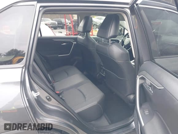 ✅ 2023 Toyota RAV4 XLE Premium • VIN: JTMC1RFV5PD098429 • Лот: 43621552. Опубликован ранее на IAAI с пробегом 60 278 миль. Бесплатный доступ к архиву аукционных продаж из США и подробный отчёт об истории автомобиля на DreamBid. Изображение 8.