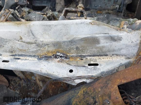 ✅ 2017 Nissan NV SL • VIN: 5BZAF0AAXHN853028 • Lot: 43692321. Wystawiony na IAAI z przebiegiem 154 000 mil. Bezpłatny archiwum sprzedaży aukcyjnych z USA i szczegółowy raport historii pojazdu na DreamBid. Zdjęcie 9.