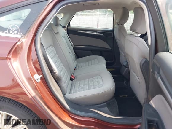 ✅ 2016 Ford Fusion S Hybrid • VIN: 3FA6P0UU7GR405548 • Лот: 42431290. Опубликован ранее на IAAI с пробегом 120 263 миль. Бесплатный доступ к архиву аукционных продаж из США и подробный отчёт об истории автомобиля на DreamBid. Изображение 8.