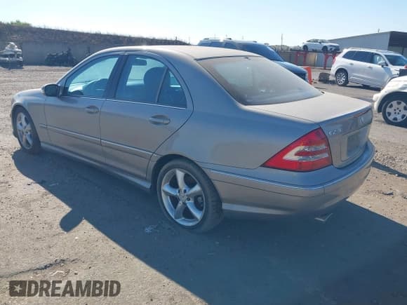 ✅ 2006 Mercedes-Benz C 230 Sport • VIN: WDBRF52H76A867919 • Lot: 42745070. Wystawiony na IAAI z przebiegiem 115 536 mil. Bezpłatny archiwum sprzedaży aukcyjnych z USA i szczegółowy raport historii pojazdu na DreamBid. Zdjęcie 3.