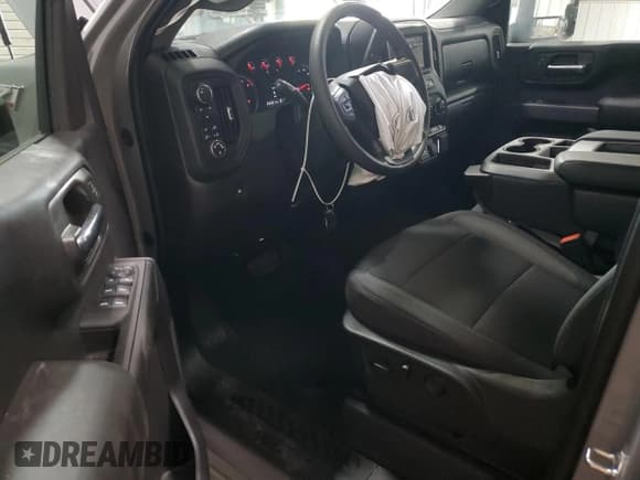✅ 2025 Chevrolet Silverado 2500HD Custom • VIN: 2GC4KME79S1135476 • Lot: 59478875. Wystawiony na Copart z przebiegiem 1 659 mil. Bezpłatny archiwum sprzedaży aukcyjnych z USA i szczegółowy raport historii pojazdu na DreamBid. Zdjęcie 8.