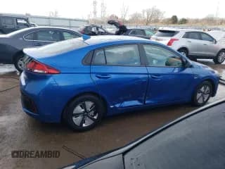 ✅ 2018 Hyundai Ioniq Blue • VIN: KMHC65LC9JU073355 • Lot: 42748705. Wystawiony na Copart z przebiegiem 74 276 mil. Bezpłatny archiwum sprzedaży aukcyjnych z USA i szczegółowy raport historii pojazdu na DreamBid. Zdjęcie 3.