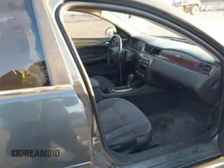 2010 Chevrolet Impala LT z VIN 2G1WB5EN6A1195459, wystawiony jako IAAI lot #43246237 z przebiegiem 240 535 mil mil oraz . Historia ofert i sprzedaży dostępna na DreamBid. Obrazek 5.