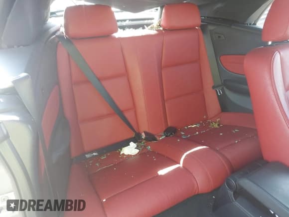 ✅ 2010 BMW 1 Series 128i • VIN: WBAUN1C53AVH81665 • Lot: 42724442. Listed on IAAI with 59,935 mi. Free auction sales archive from the USA and detailed vehicle history report at DreamBid. Image 8.