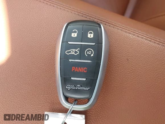 ✅ 2017 Alfa Romeo Giulia • VIN: ZARFAEBN5H7551045 • Lot: 41913455. Listed on IAAI with 115,126 mi. Free auction sales archive from the USA and detailed vehicle history report at DreamBid. Image 11.