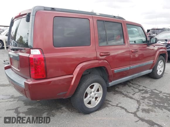 ✅ 2007 Jeep Commander Sport • VIN: 1J8HH48K37C635868 • Lot: 43396709. Wystawiony na IAAI z przebiegiem 211 054 mil. Bezpłatny archiwum sprzedaży aukcyjnych z USA i szczegółowy raport historii pojazdu na DreamBid. Zdjęcie 4.