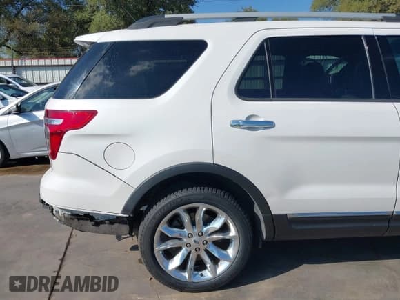 ✅ 2013 Ford Explorer XLT • VIN: 1FM5K7D88DGC05566 • Lot: 43547707. Listed on IAAI with 158,745 mi. Free auction sales archive from the USA and detailed vehicle history report at DreamBid. Image 19.