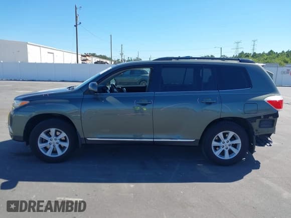 ✅ 2013 Toyota Highlander SE • VIN: 5TDZK3EH9DS103583 • Лот: 43472460. Опубликован ранее на IAAI с пробегом 105 782 миль. Бесплатный доступ к архиву аукционных продаж из США и подробный отчёт об истории автомобиля на DreamBid. Изображение 15.