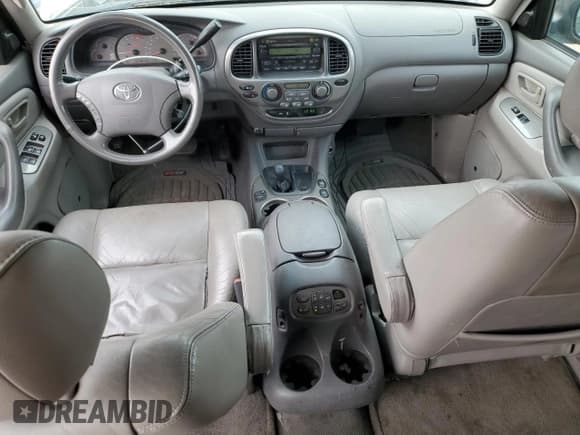 ✅ 2003 Toyota Sequoia Limited • VIN: 5TDBT48A43S196935 • Lot: 85520915. Wystawiony na Copart z przebiegiem 247 160 mil. Bezpłatny archiwum sprzedaży aukcyjnych z USA i szczegółowy raport historii pojazdu na DreamBid. Zdjęcie 8.