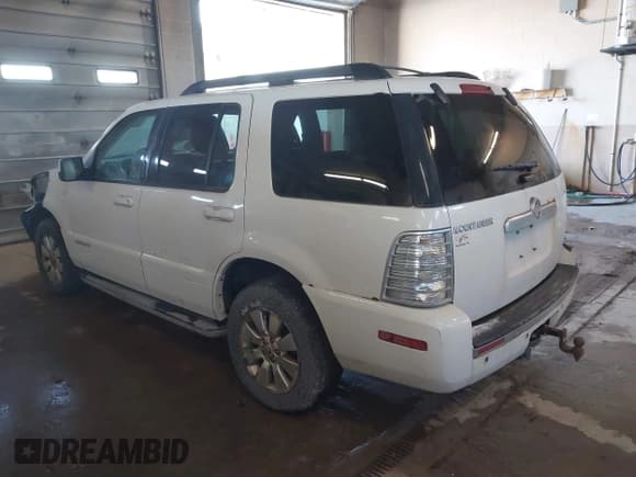 ✅ 2010 Mercury Mountaineer • VIN: 4M2EN4HE9AUJ05123 • Lot: 41313710. Wystawiony na IAAI z przebiegiem 121 508 mil. Bezpłatny archiwum sprzedaży aukcyjnych z USA i szczegółowy raport historii pojazdu na DreamBid. Zdjęcie 3.