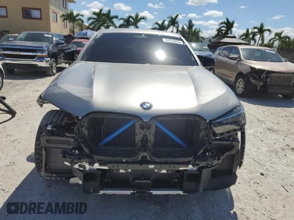 ✅ 2022 BMW X6 M • VIN: 5YMCY0C04N9L05612 • Lot: 84254655. Listed on Copart with 12,648 mi. Free auction sales archive from the USA and detailed vehicle history report at DreamBid. Image 5.