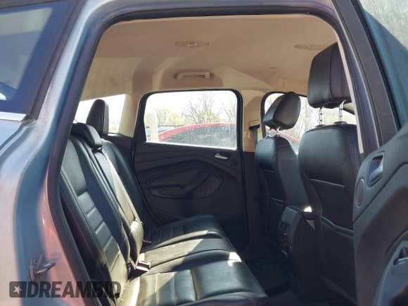 ✅ 2013 Ford C-Max SEL • VIN: 1FADP5CU9DL556875 • Lot: 41976730. Wystawiony na IAAI z przebiegiem 199 557 mil. Bezpłatny archiwum sprzedaży aukcyjnych z USA i szczegółowy raport historii pojazdu na DreamBid. Zdjęcie 8.