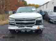 2007 Chevrolet Silverado 2500HD z VIN 1GBHK24U47E167887, wystawiony jako IAAI lot #43563092 z przebiegiem 133 727 mil mil oraz . Historia ofert i sprzedaży dostępna na DreamBid. Obrazek 12.
