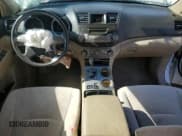 ✅ 2010 Toyota Highlander • VIN: JTEBK3EH8A2161099 • Лот: 85336415. Опубликован ранее на Copart с пробегом 198 109 миль. Бесплатный доступ к архиву аукционных продаж из США и подробный отчёт об истории автомобиля на DreamBid. Изображение 8.