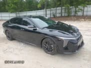 ✅ 2025 Kia K4 GT-Line Turbo • VIN: 3KPFW4DC6SE151892 • Lot: 67774395. Wystawiony na Copart z przebiegiem 787 mil. Bezpłatny archiwum sprzedaży aukcyjnych z USA i szczegółowy raport historii pojazdu na DreamBid. Zdjęcie 4.