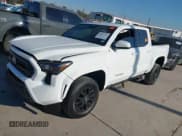 ✅ 2025 Toyota Tacoma SR5 • VIN: 3TMLB5JNXSM146288 • Lot: 43607244. Wystawiony na IAAI z przebiegiem 5 872 mil. Bezpłatny archiwum sprzedaży aukcyjnych z USA i szczegółowy raport historii pojazdu na DreamBid. Zdjęcie 17.