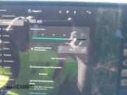 ✅ 2022 Tesla Model S • VIN: 5YJSA1E59NF477454 • Lot: 43486190. Wystawiony na IAAI z przebiegiem 22 594 mil. Bezpłatny archiwum sprzedaży aukcyjnych z USA i szczegółowy raport historii pojazdu na DreamBid. Zdjęcie 17.