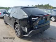 ✅ 2024 Toyota bZ4X XLE • VIN: JTMABACA7RA079375 • Lot: 43310845. Wystawiony na IAAI z przebiegiem 33 574 mil. Bezpłatny archiwum sprzedaży aukcyjnych z USA i szczegółowy raport historii pojazdu na DreamBid. Zdjęcie 6.