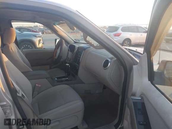 ✅ 2006 Ford Explorer XLT • VIN: 1FMEU63E66ZA02002 • Lot: 43440915. Listed on IAAI with 183,296 mi. Free auction sales archive from the USA and detailed vehicle history report at DreamBid. Image 5.