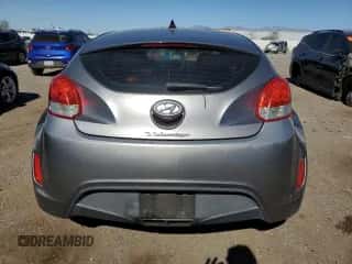 2015 Hyundai Veloster RE:FLEX z VIN KMHTC6AD1FU223864, wystawiony jako Copart lot #90631605 z przebiegiem 178 638 mil mil oraz Czysty tytuł • Clean title. Historia ofert i sprzedaży dostępna na DreamBid. Obrazek 6.