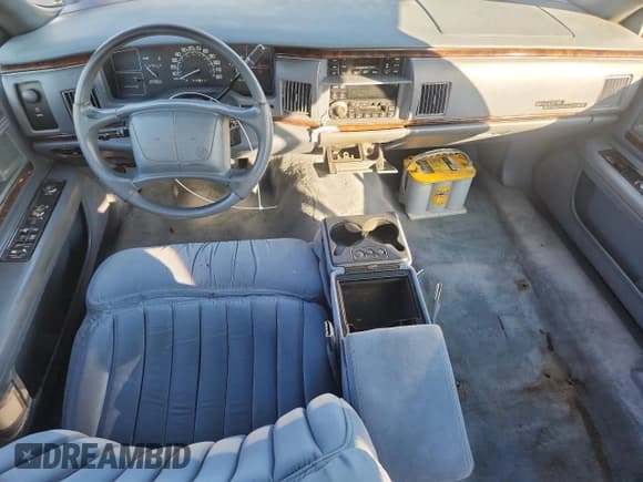 ✅ 1995 Buick Roadmaster Collectors Edition • VIN: 1G4BN52P6SR400754 • Lot: 92871085. Listed on Copart with 154,633 mi. Free auction sales archive from the USA and detailed vehicle history report at DreamBid. Image 8.
