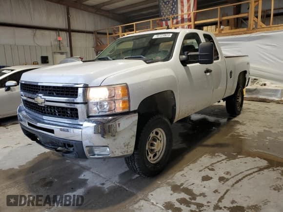 ✅ 2007 Chevrolet Silverado 2500HD 2LT • VIN: 1GCHK29697E535969 • Lot: 70723923. Wystawiony na Copart z przebiegiem 141 449 mil. Bezpłatny archiwum sprzedaży aukcyjnych z USA i szczegółowy raport historii pojazdu na DreamBid. Zdjęcie 1.