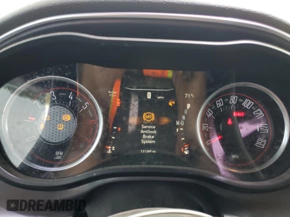 ✅ 2016 Dodge Challenger R/T • VIN: 2C3CDZBT5GH256271 • Lot: 46797214. Wystawiony na Copart z przebiegiem 131 349 mil. Bezpłatny archiwum sprzedaży aukcyjnych z USA i szczegółowy raport historii pojazdu na DreamBid. Zdjęcie 9.