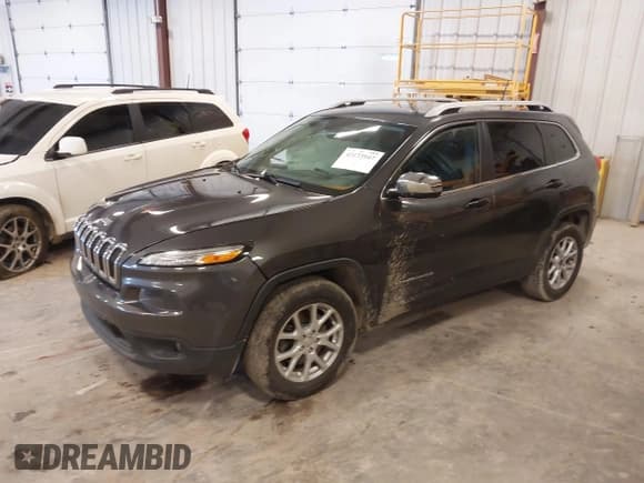 ✅ 2016 Jeep Cherokee Latitude • VIN: 1C4PJMCSXGW147918 • Лот: 42173947. Опубликован ранее на IAAI с пробегом 142 482 миль. Бесплатный доступ к архиву аукционных продаж из США и подробный отчёт об истории автомобиля на DreamBid. Изображение 17.