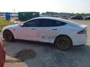 ✅ 2015 Tesla Model S 85D • VIN: 5YJSA1S22FF082785 • Lot: 43241427. Wystawiony na IAAI z przebiegiem 98 498 mil. Bezpłatny archiwum sprzedaży aukcyjnych z USA i szczegółowy raport historii pojazdu na DreamBid. Zdjęcie 14.