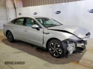 ✅ 2025 Hyundai Sonata SEL • VIN: KMHL64JA4SA454898 • Лот: 90748365. Опубликован ранее на Copart с пробегом 19 676 миль. Бесплатный доступ к архиву аукционных продаж из США и подробный отчёт об истории автомобиля на DreamBid. Изображение 4.