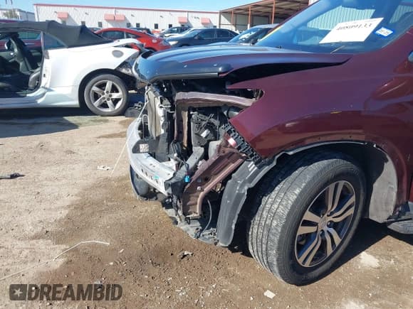 ✅ 2017 Honda Pilot EX-L • VIN: 5FNYF5H70HB019337 • Lot: 40809133. Listed on IAAI with 98,102 mi. Free auction sales archive from the USA and detailed vehicle history report at DreamBid. Image 6.