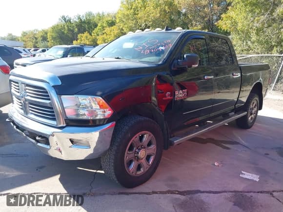 ✅ 2015 Ram 2500 SLT • VIN: 3C6UR5DL0FG502320 • Лот: 43704137. Опубликован ранее на IAAI с пробегом 423 687 миль. Бесплатный доступ к архиву аукционных продаж из США и подробный отчёт об истории автомобиля на DreamBid. Изображение 2.