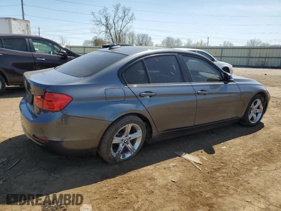 ✅ 2015 BMW 3 Series 320i xDrive • VIN: WBA3C3G51FNS75621 • Lot: 54325925. Wystawiony na Copart z przebiegiem 91 002 mil. Bezpłatny archiwum sprzedaży aukcyjnych z USA i szczegółowy raport historii pojazdu na DreamBid. Zdjęcie 3.