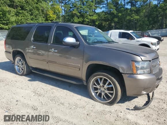 ✅ 2013 Chevrolet Suburban LS • VIN: 1GNSCHE04DR274687 • Lot: 67646174. Wystawiony na Copart z przebiegiem 184 268 mil. Bezpłatny archiwum sprzedaży aukcyjnych z USA i szczegółowy raport historii pojazdu na DreamBid. Zdjęcie 4.