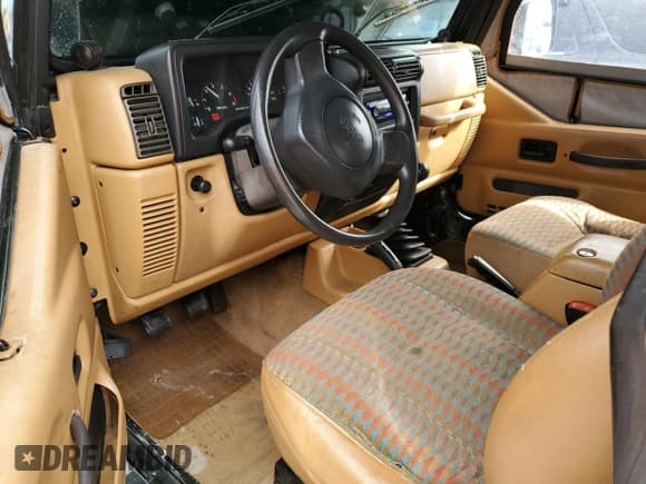 ✅ 1997 Jeep Wrangler SE • VIN: 1J4FY29P6VP449626 • Lot: 90700105. Wystawiony na Copart z przebiegiem 183 079 mil. Bezpłatny archiwum sprzedaży aukcyjnych z USA i szczegółowy raport historii pojazdu na DreamBid. Zdjęcie 8.