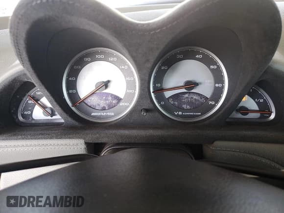 ✅ 2004 Mercedes-Benz SL 55/63 AMG • VIN: WDBSK74F34F069986 • Lot: 62037125. Wystawiony na Copart z przebiegiem Nie podano. Bezpłatny archiwum sprzedaży aukcyjnych z USA i szczegółowy raport historii pojazdu na DreamBid. Zdjęcie 9.